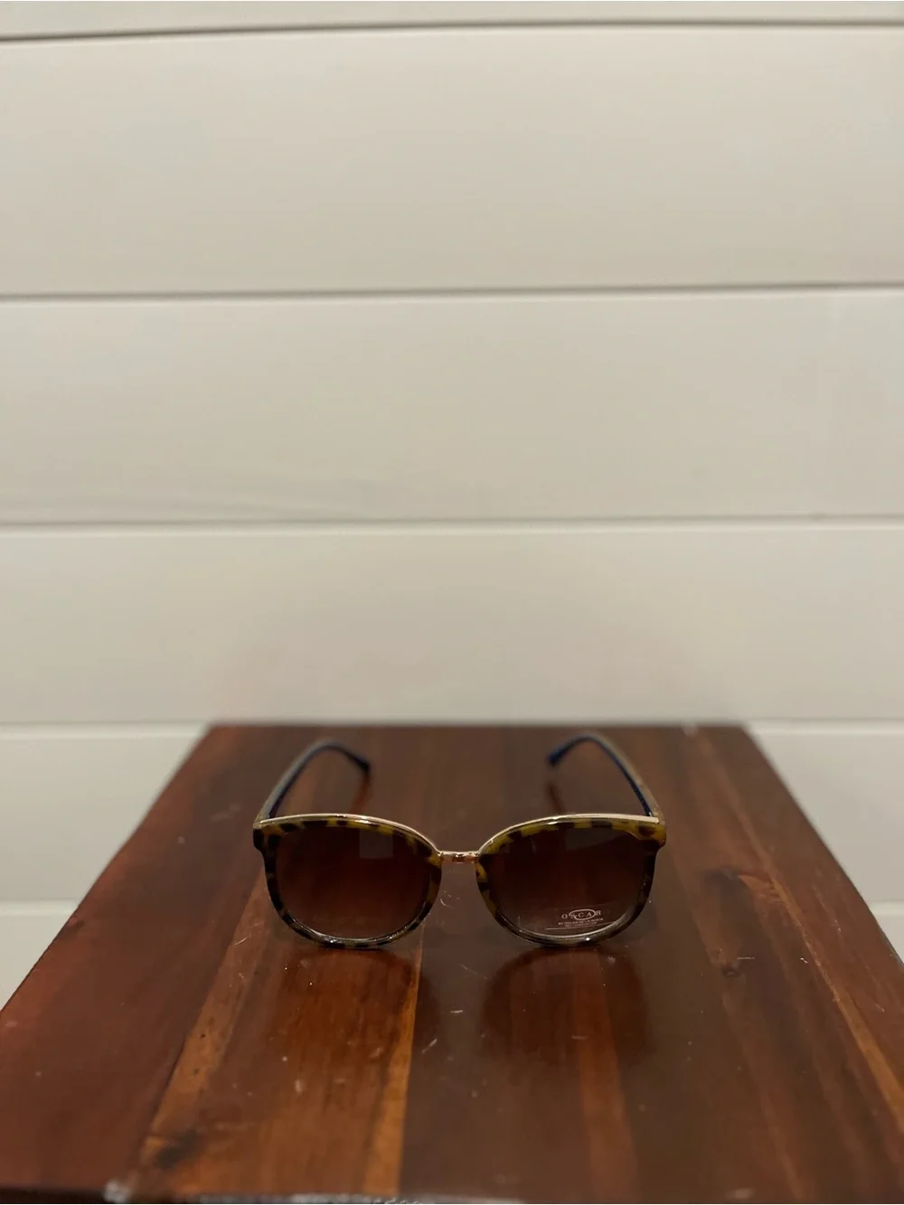 Oscar de la Renta Tortoiseshell Sunglasses Brown Gradient UV